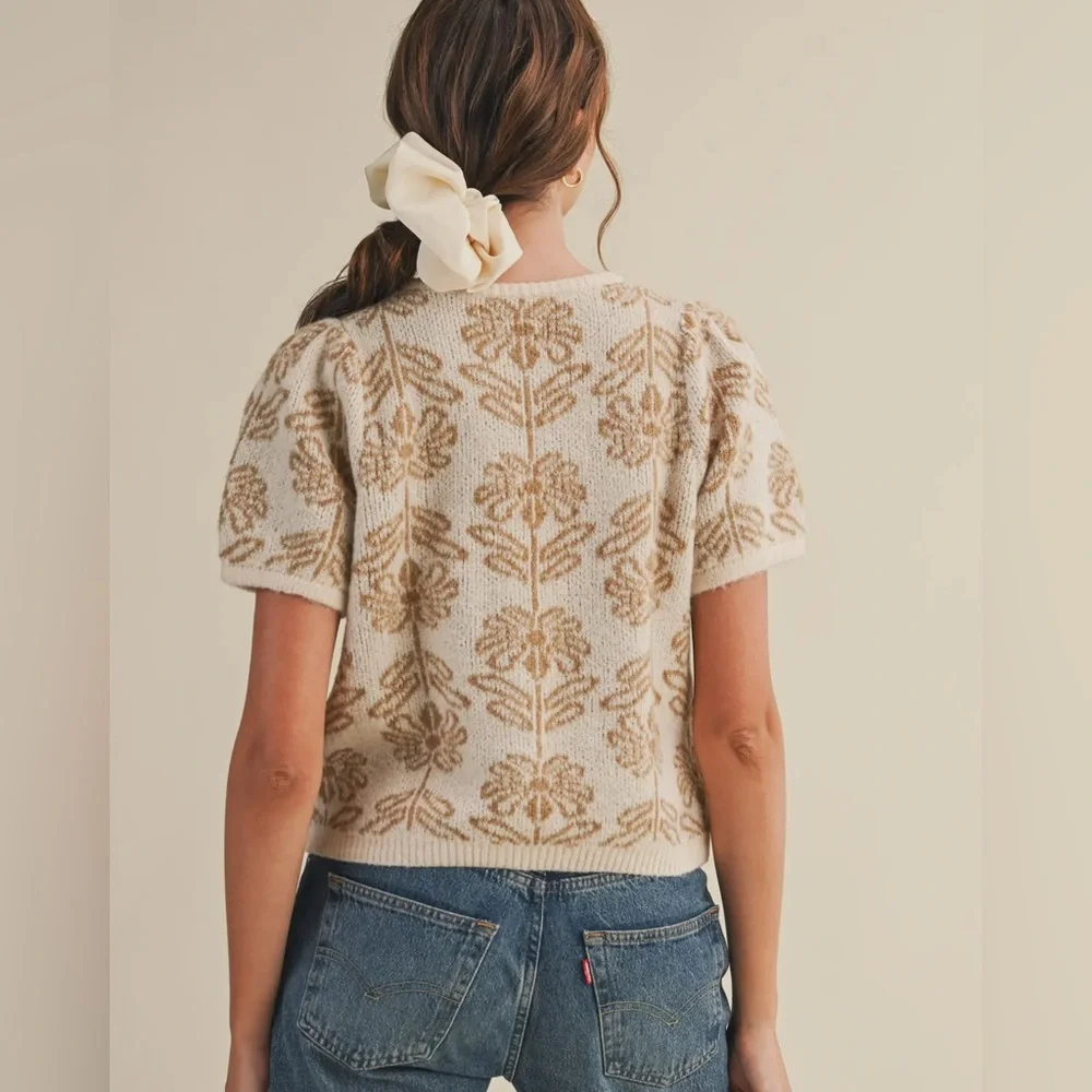 &merci, Floral Knit Short Puff Sleeve sweater  in Taupe Beige, s m l - Picture 3 of 4